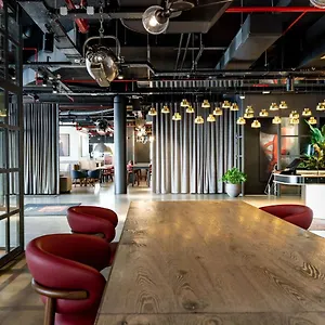 فندق Radisson Red Brussels, بروكسل