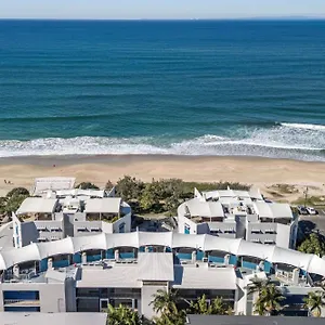 https://rolling-surf-resort.queenslandhotels.net